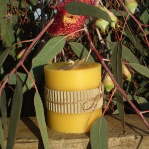 Beeswax candle - Short Pillar 7.5cm